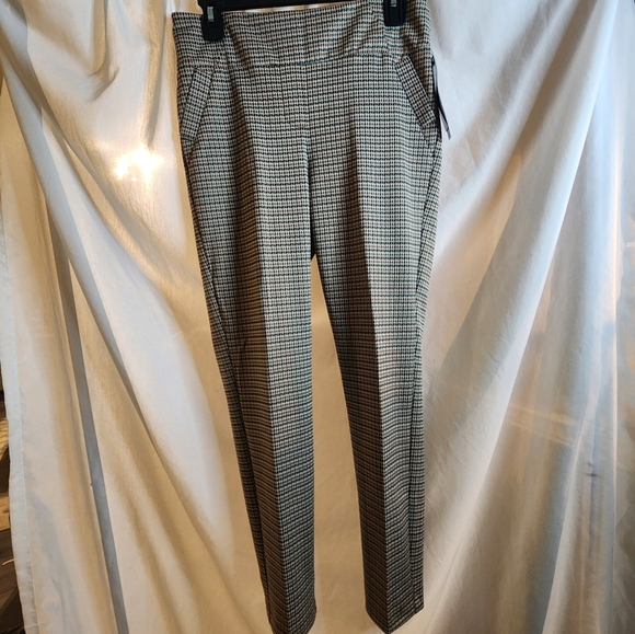 Soho Apparel Pants - Soho Apparel LTD.  Houndstooth Print Pull On Dress Pants. Size Medium